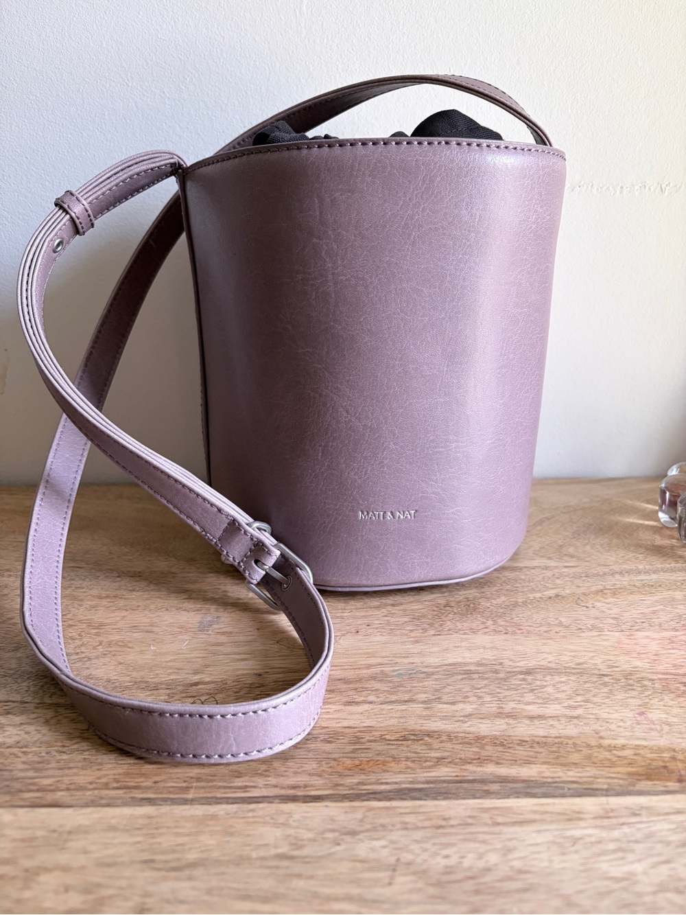Matt & Nat Mauve Bini Bucket Bag